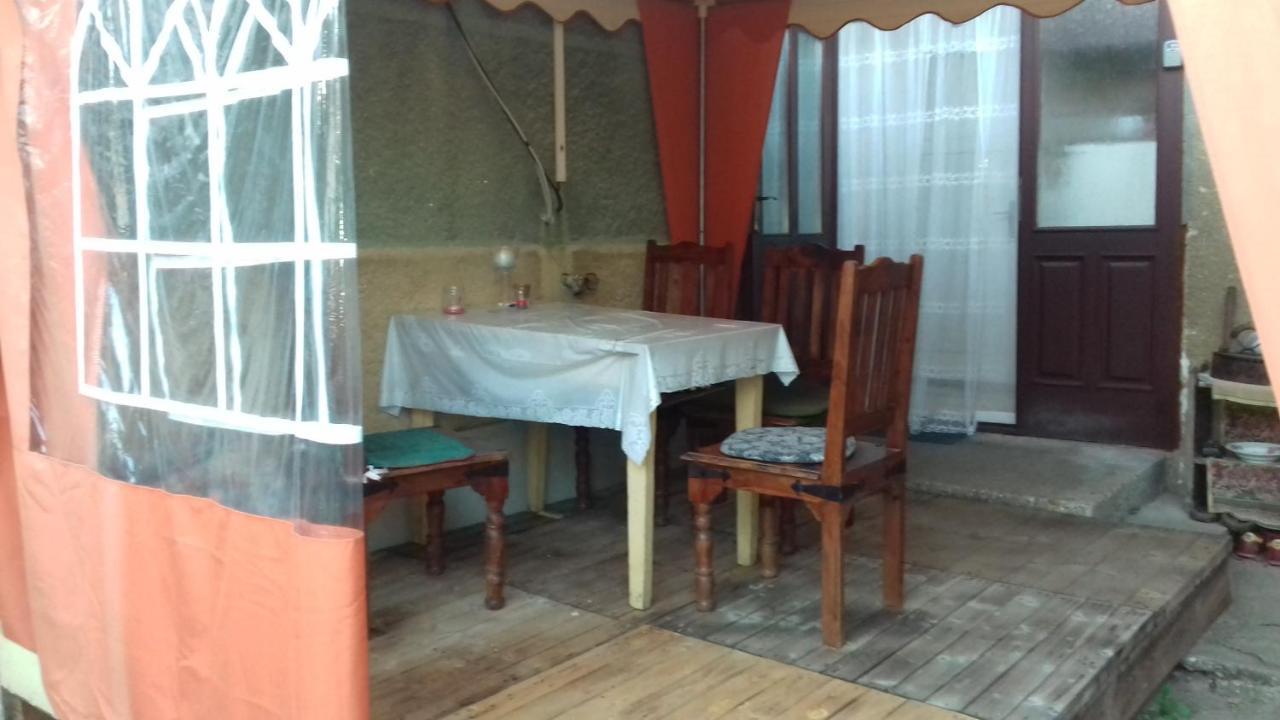 Vinyl House Guest House Strekov Exterior foto
